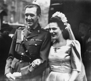 British army officer Major Bruce Shand (1917 - 2006) of the 12th Royal Lancers, marries Rosalind Cubitt, daughter of Roland Cubitt, 3rd Baron Ashcombe, at St Paul's Church in Knightsbridge, London, 2nd January 1946. The couple are the parents of Camilla, Duchess of Cornwall. (Photo by Keystone/Hulton Archive/Getty Images)