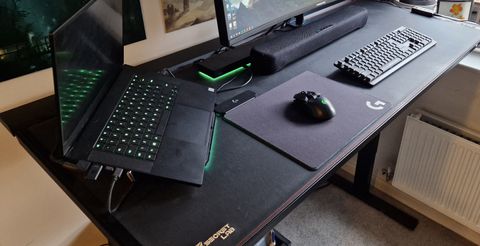 Secretlab Magnus Pro gaming desk