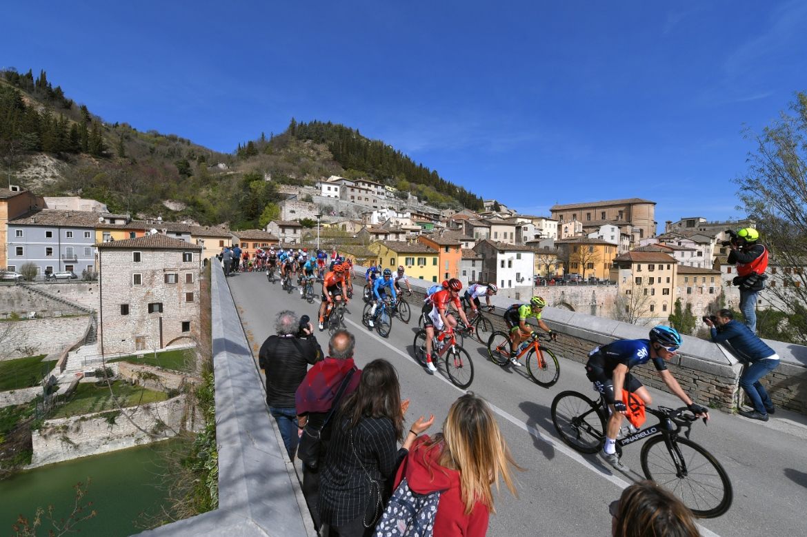 The peloton crosses a bridge during stage 4 of Tirreno-Adriatico