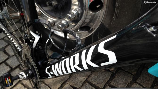 The down tube is nearly the same diameter as a water bottle