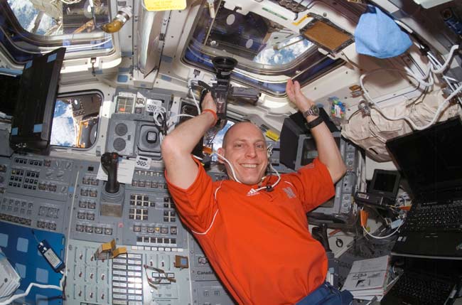 U.S. Astronaut Readapts to Life on Earth