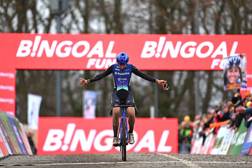 NAMUR, BELGIUM - DECEMBER 14: Lucinda Brand of Netherlands and Team Baloise Glowi Lions celebrates at finish line as race winner during the 16th UCI Cyclo-Cross World Cup Namur 2025 - Women&#039;s Elite on December 14, 2025 in Namur, Belgium. (Photo by Billy Ceusters/Getty Images)