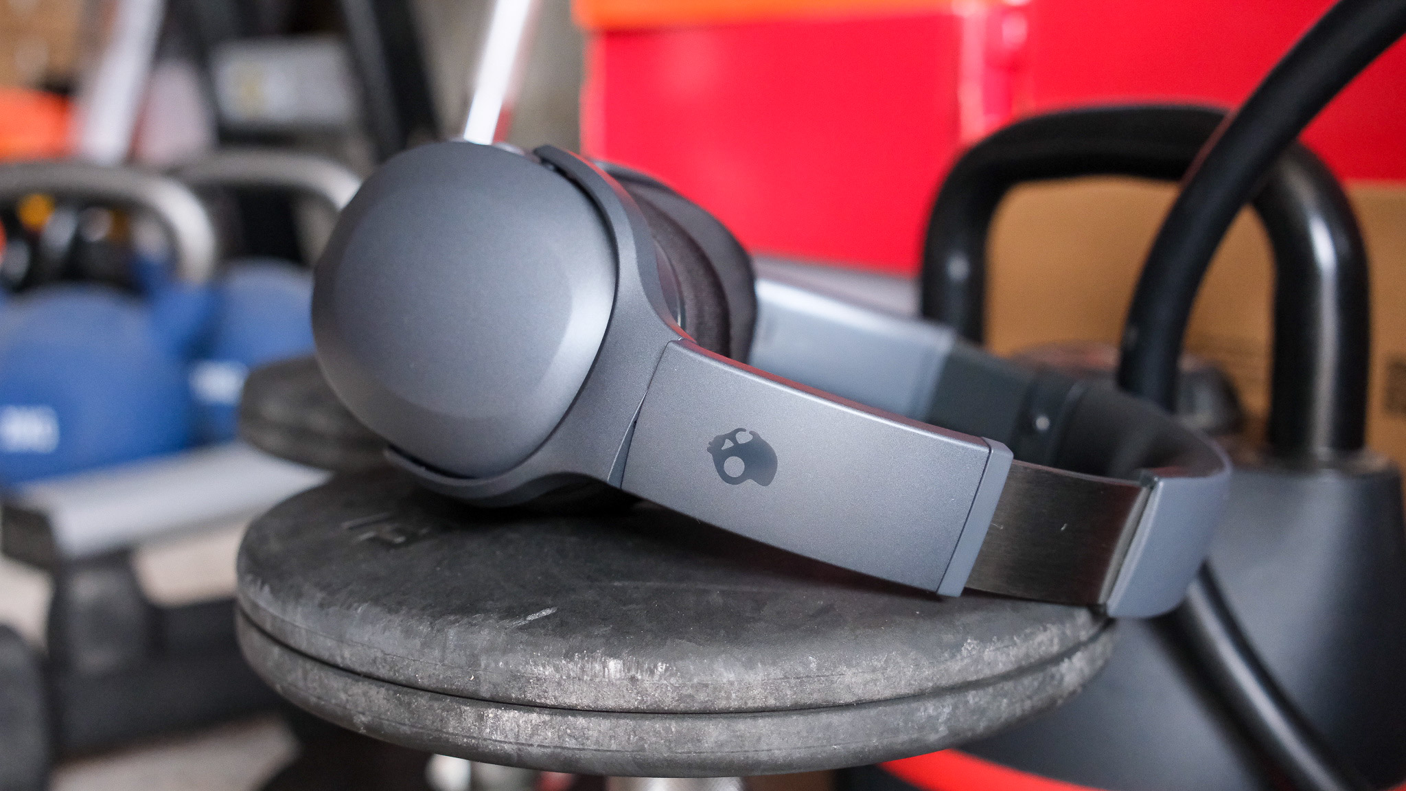 Skullcandy Crusher 540 Active in home gym