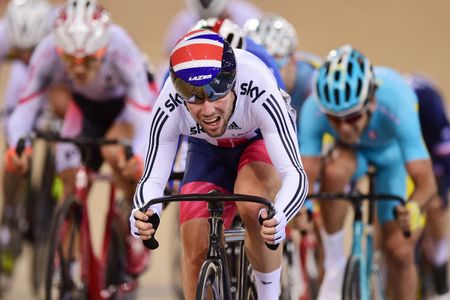 Mark Cavendish during the omnium points race