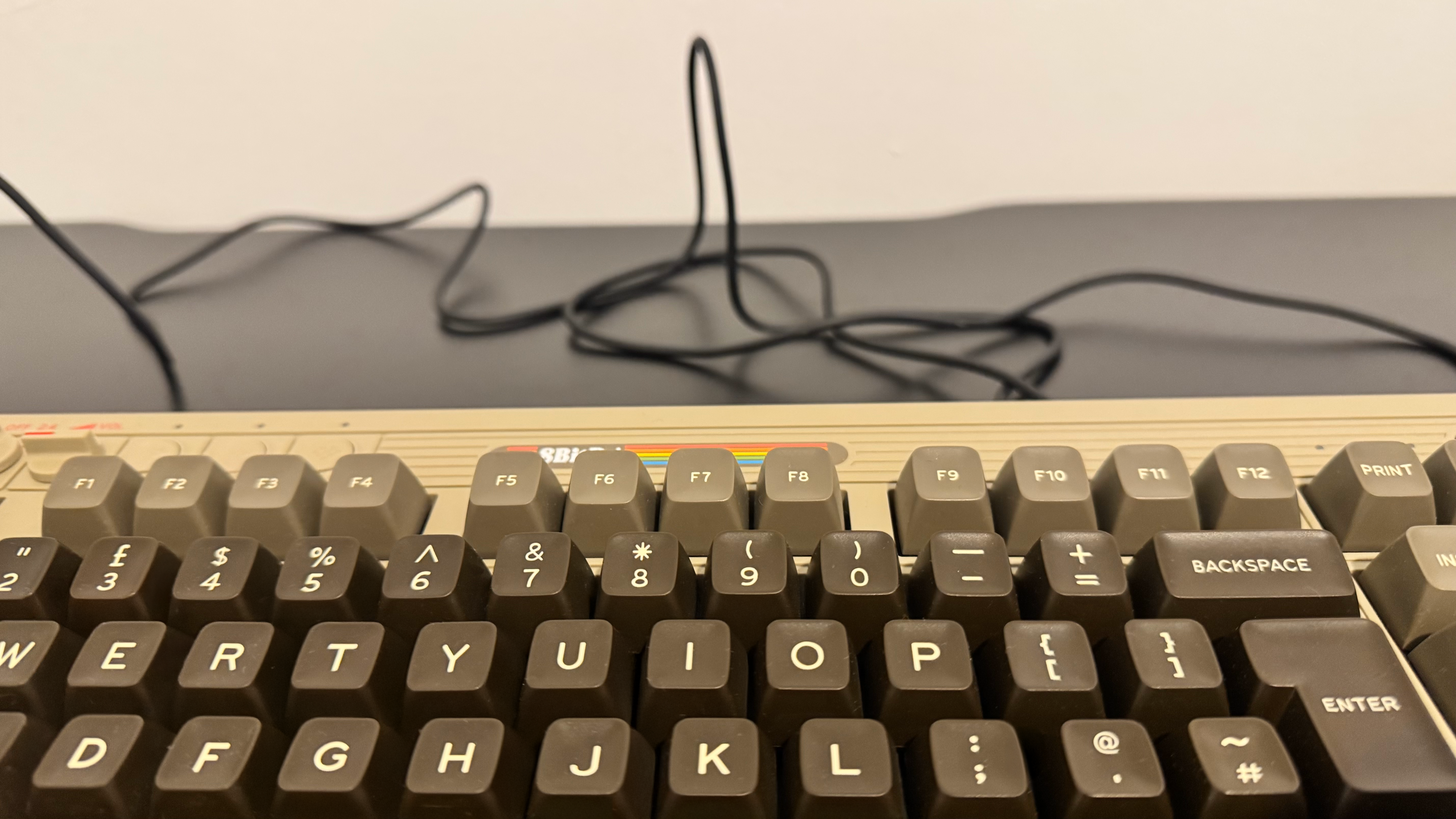 8BitDo Retro Mechanical Keyboard (C64 Edition