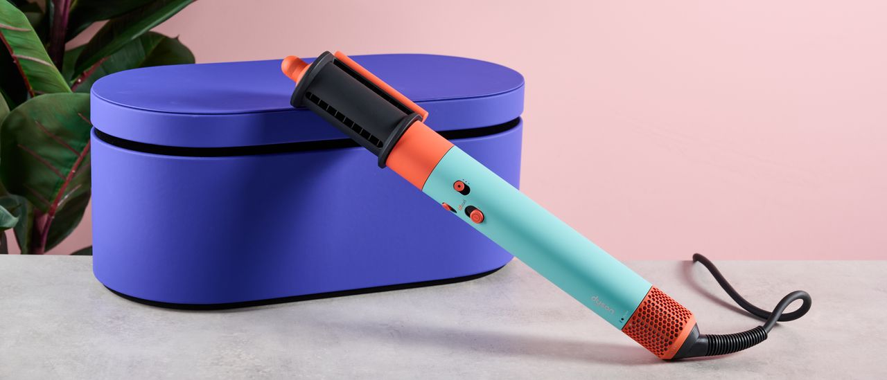 Dyson Airwrap i.d. with Dryer+Flyaway smoother attached