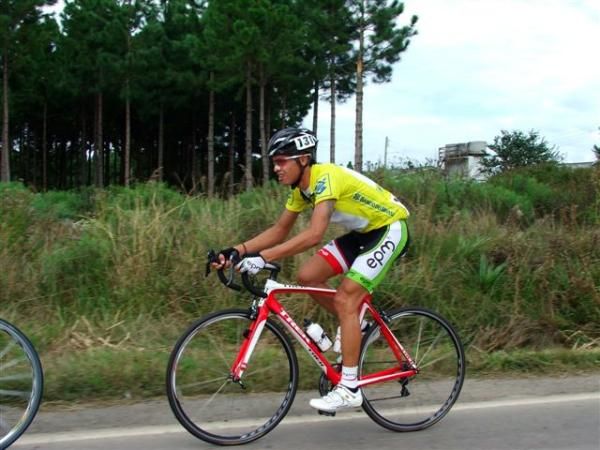 Julian Mu&ntilde;oz relinquished his race leader's jersey on stage two