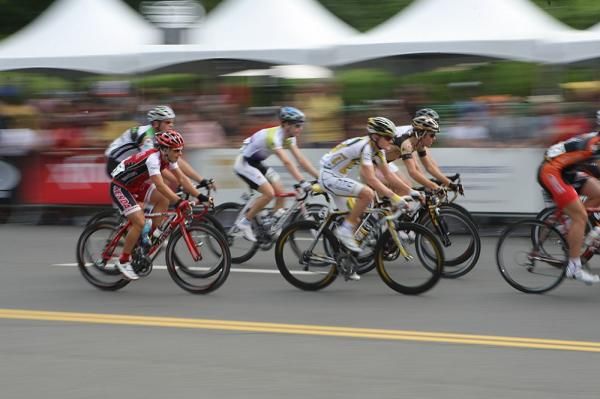 Craig Lewis (HTC-Columbia) in the bunch