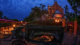 Haunted Mansion exterior at Magic Kingdom