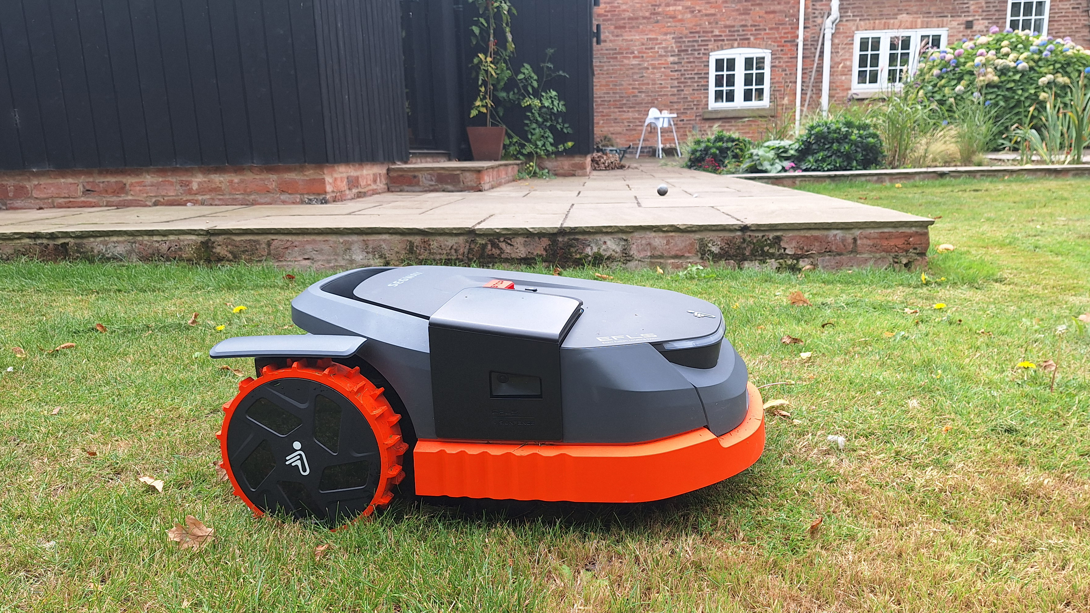 Segway Navimow X350 on reviewer&#039;s lawn