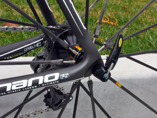 Rear dropouts are hollow carbon fiber all the way through.