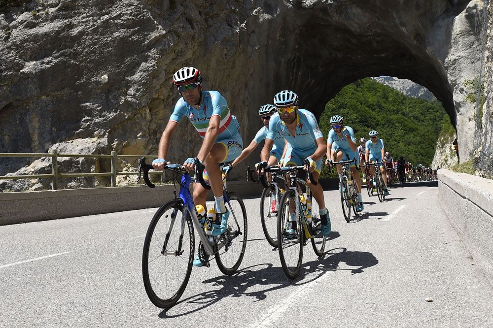Vincenzo Nibali with his Astana teammates
