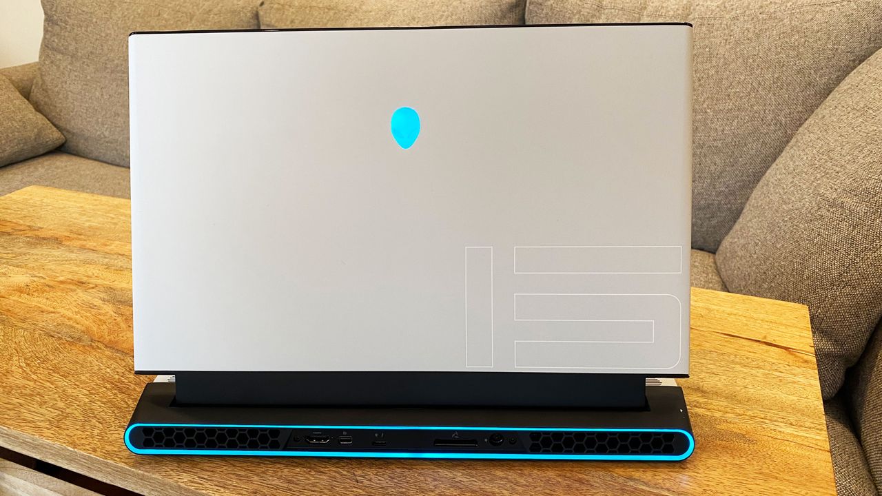 Alienware m15 R3