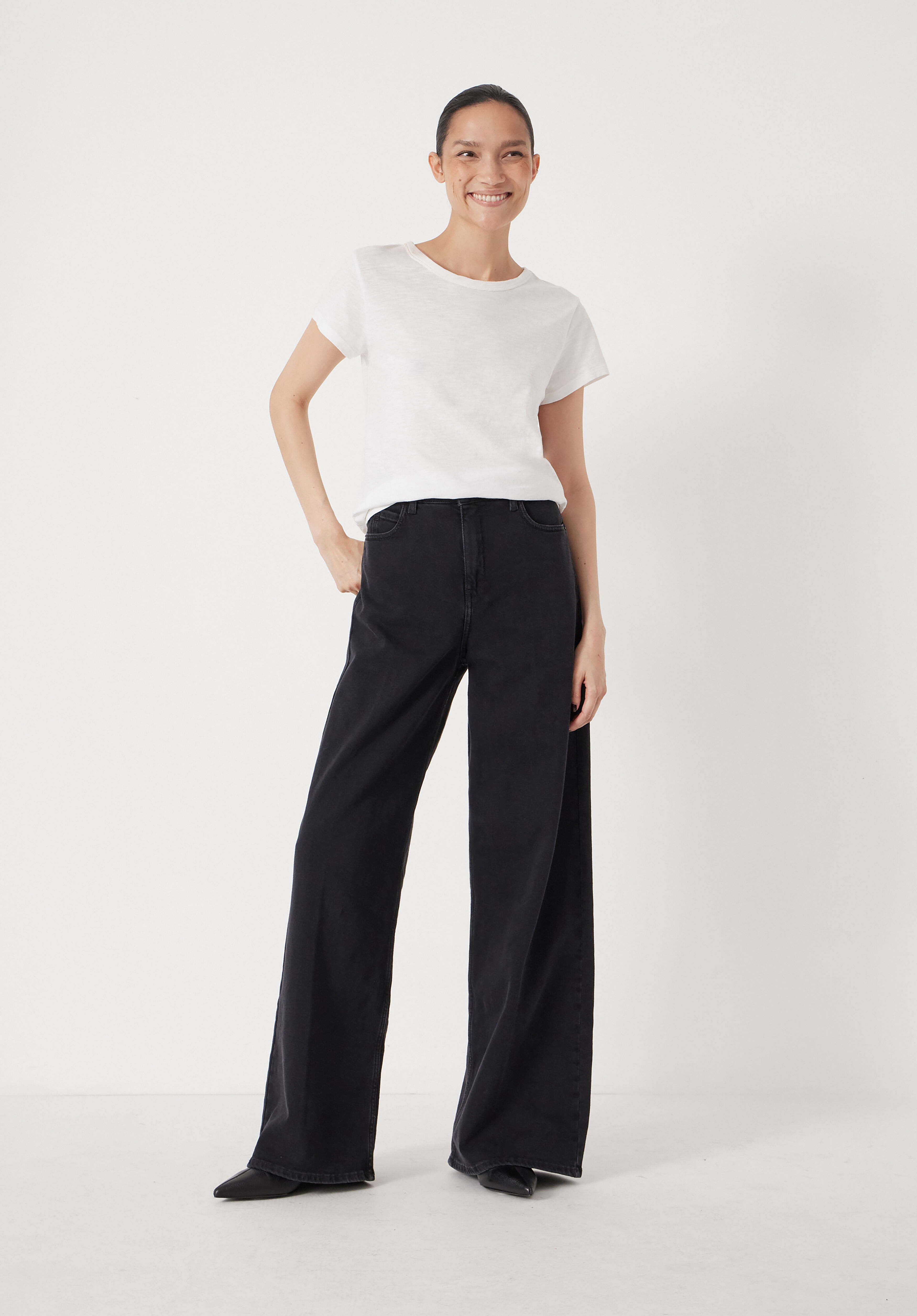 Nessa Wide Leg Jeans