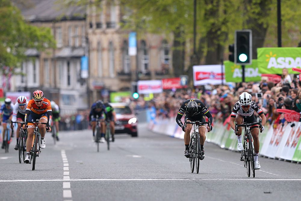 Coryn River and Giorgia Bronzini battle for second behind Lizzie Deignan at Tour de Yorkshire