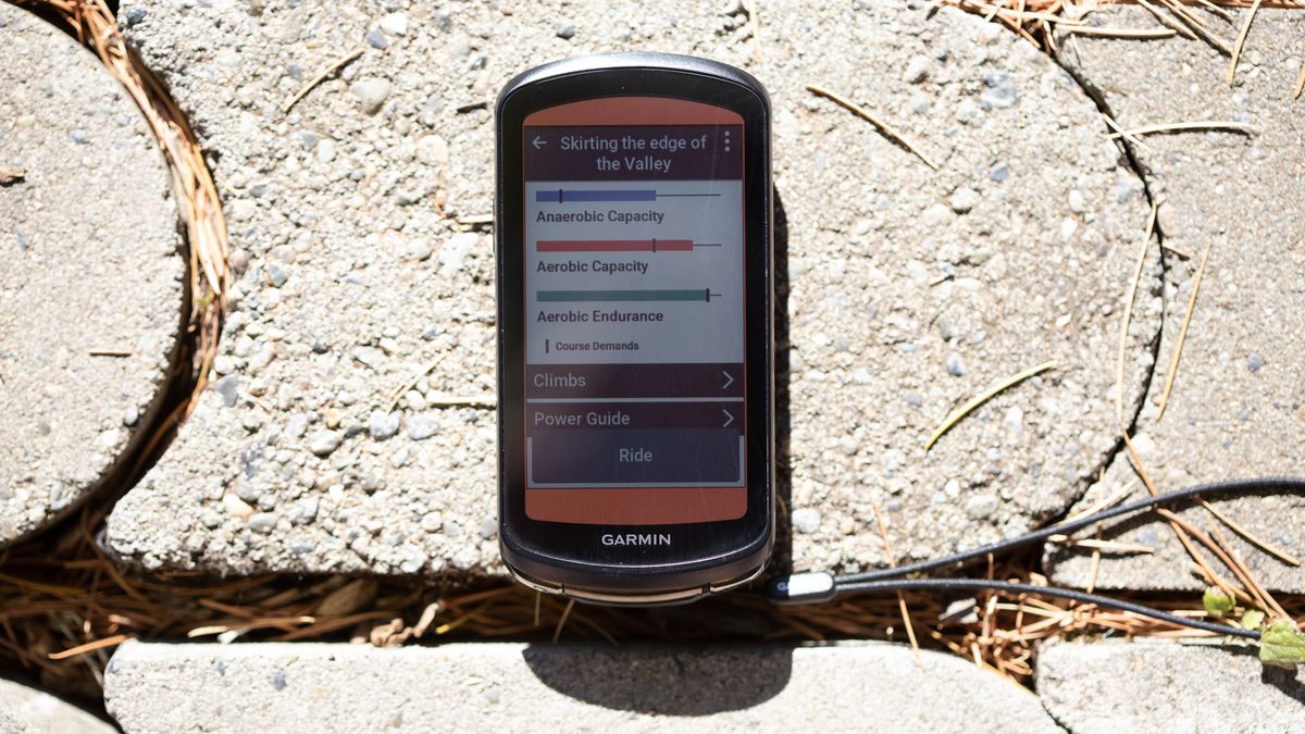 Garmin 1040 Solar course demands screen