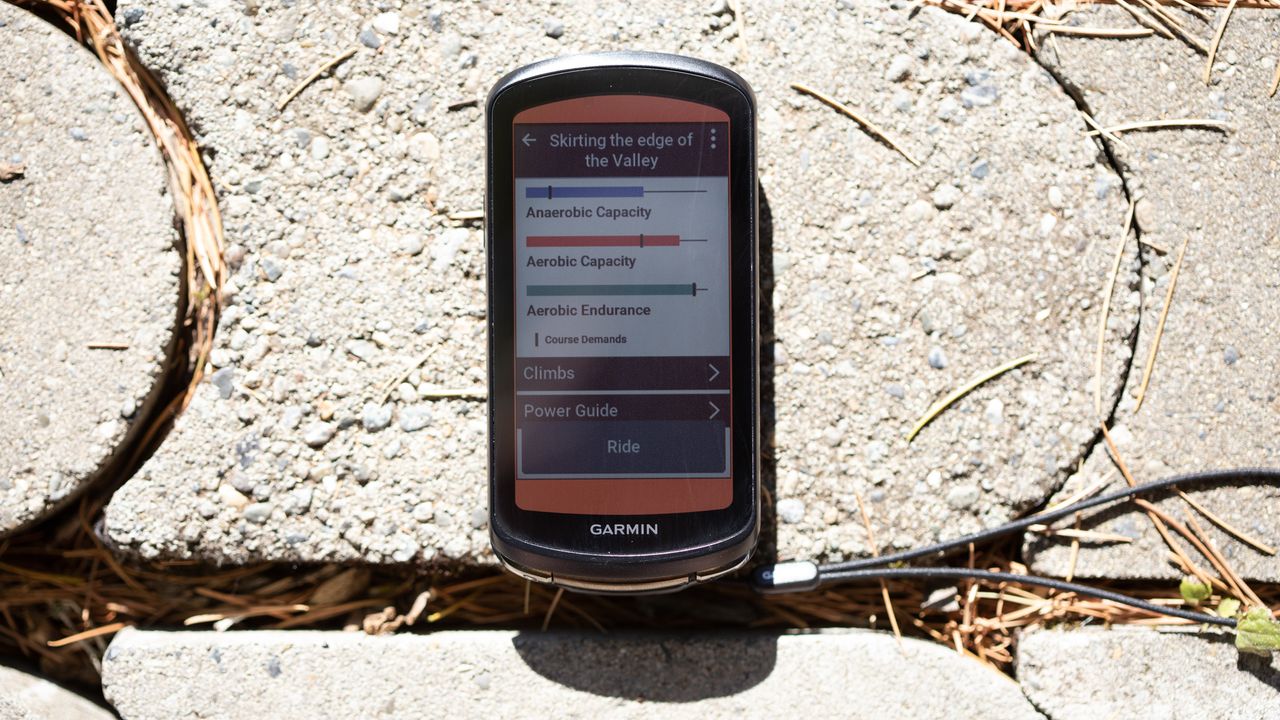 Garmin 1040 Solar course demands screen