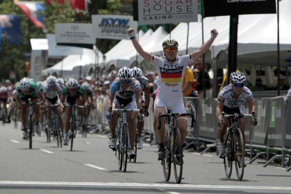 Ina Teutenberg (HTC-Columbia) captures her fourth Liberty Classic win