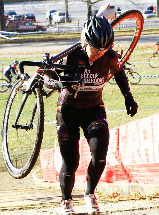 Laura Van Gilder (Van Dessel p/b Mellow Mushroom)