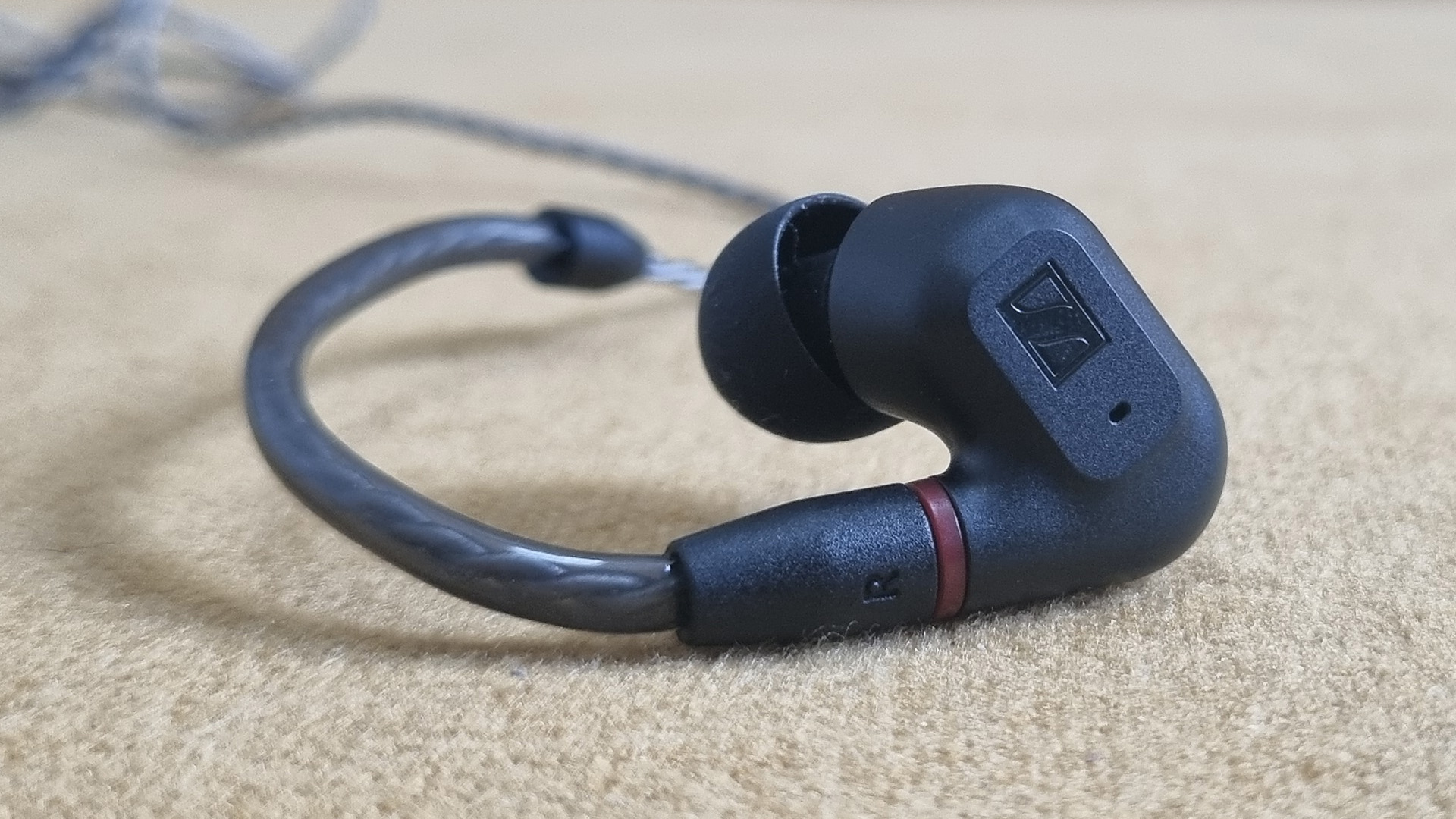 Kablolu kulak içi kulaklık: Sennheiser IE 200