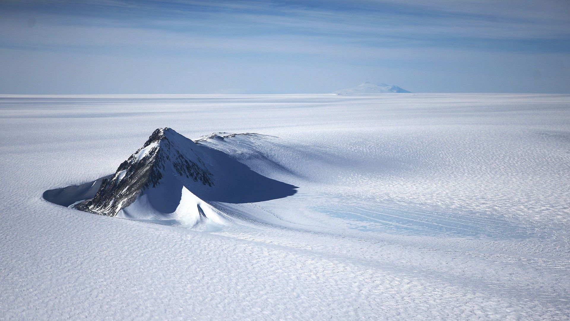 Antarctica’s ‘gravity gap’ reveals the evolution of Earth’s deep inside