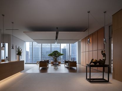 Alvisi Kirimoto designs an office headquarters for a private client in Chicago that combines Japanese and Italian design with modernism