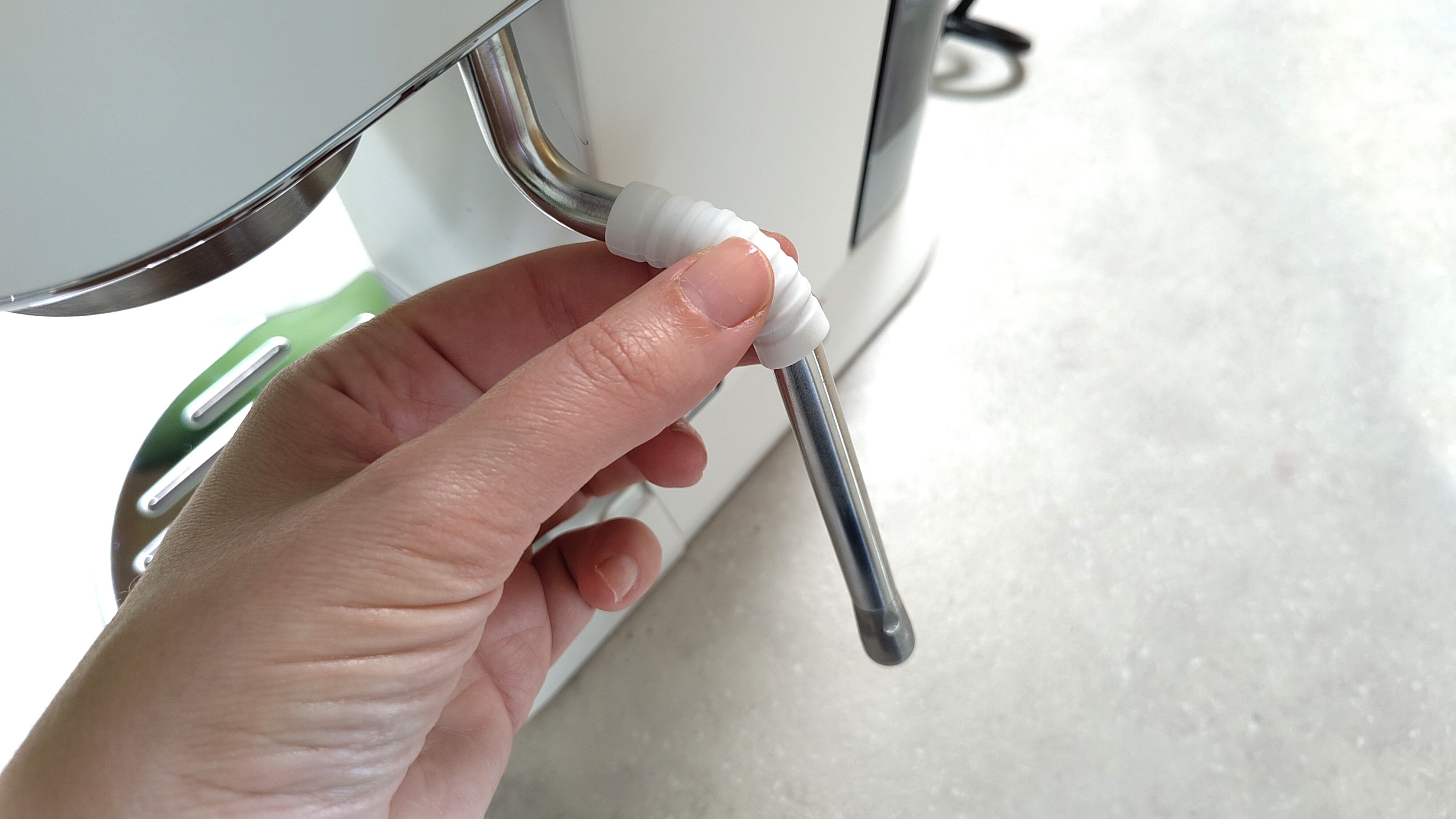 De'Longhi Dedica Duo espresso machine cool touch steam wand