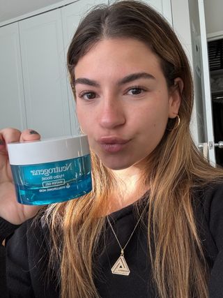 Emma Aerin Becker uses Neutrogena Hydro Boost Water Gel Moisturizer