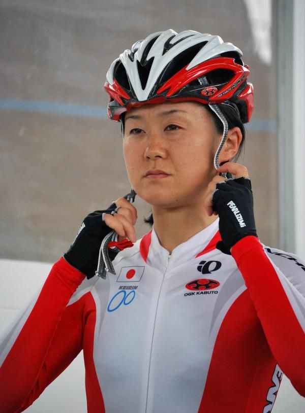 Maki Tabata (Japan) readies herself for the omnium