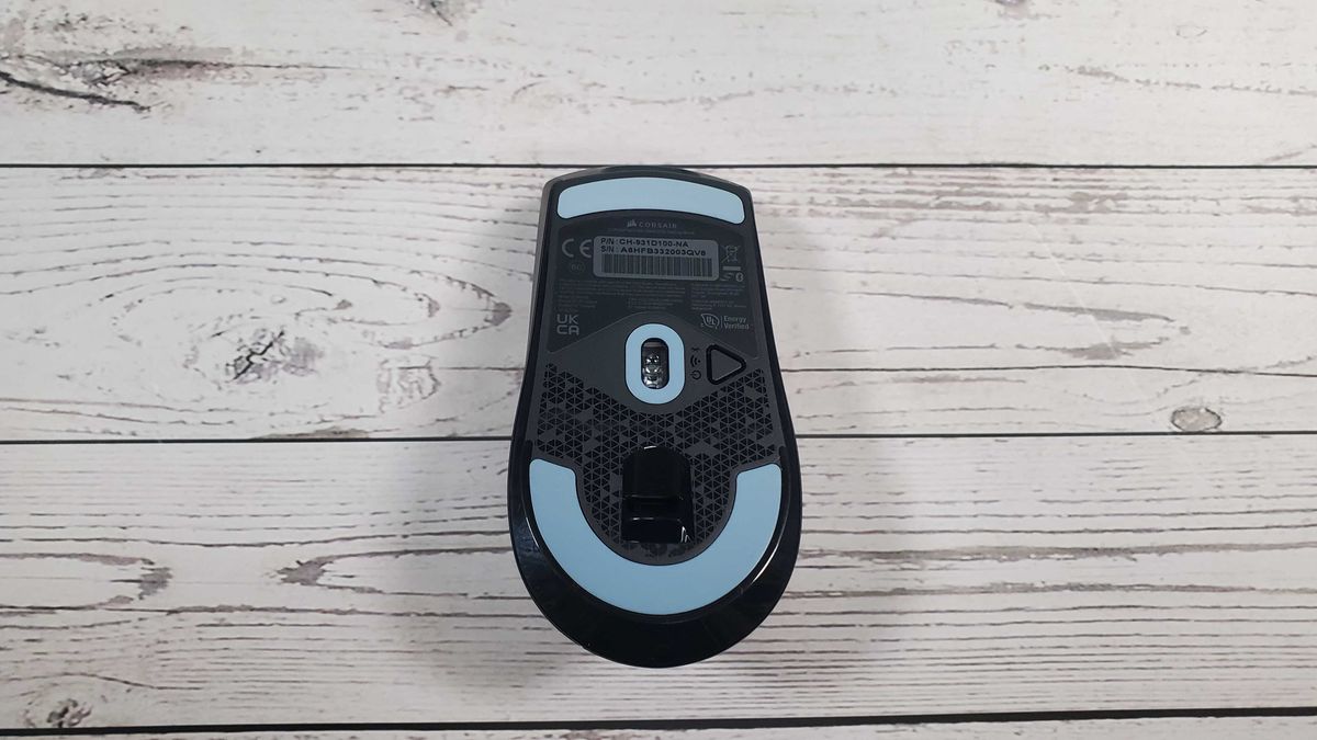 black gaming mouse