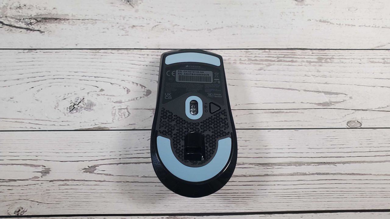 black gaming mouse