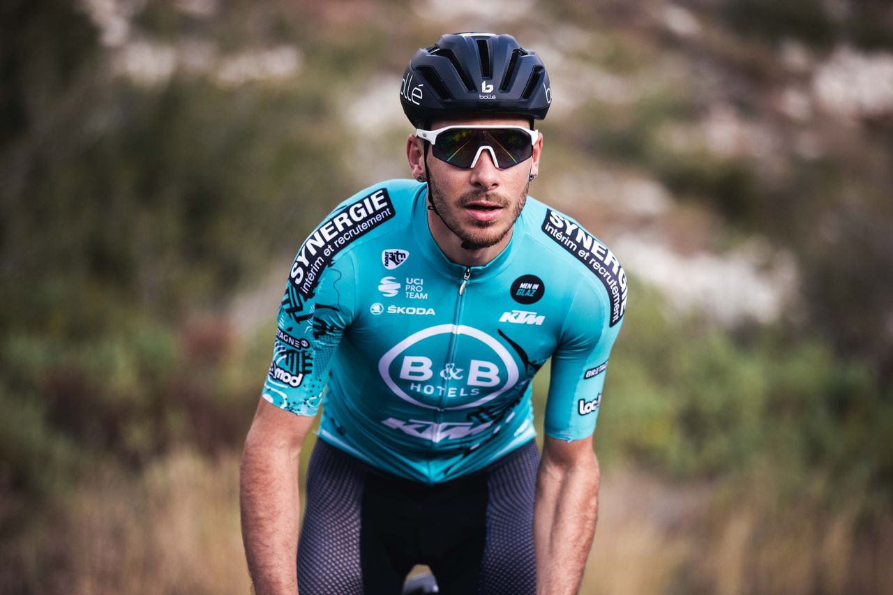 The jersey for B&amp;B Hotels-KTM 2022