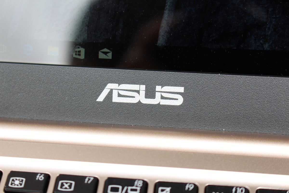 ASUS E200HA review: The best-looking $200 laptop available 