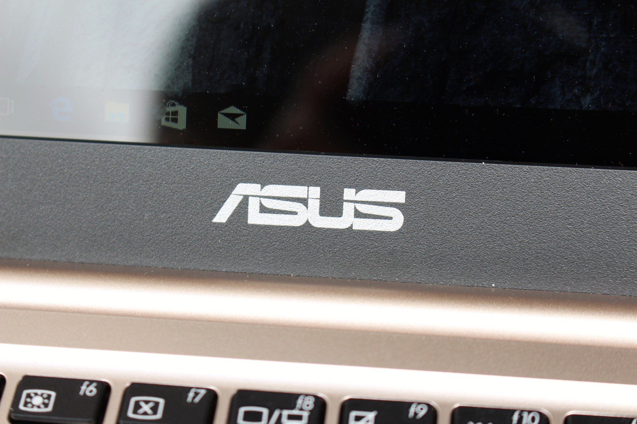 Windowsノート本体 ASUS VIVO E200HA US Asus VivoBook E200HA-US01 Laptop & Chromebook Review - Consumer