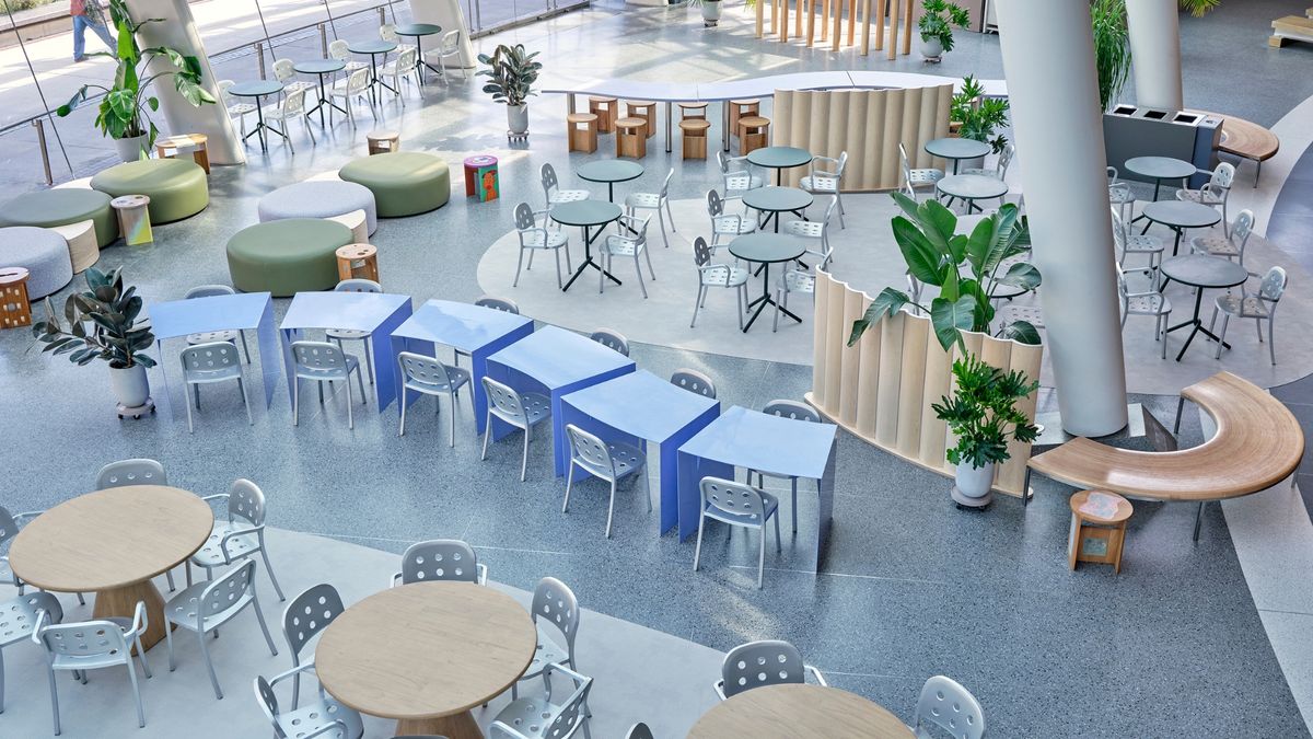 Le nouveau café du Brooklyn Museum est un chef-d'œuvre à part entière, avec un décor fantaisiste réalisé par plus de 12 designers