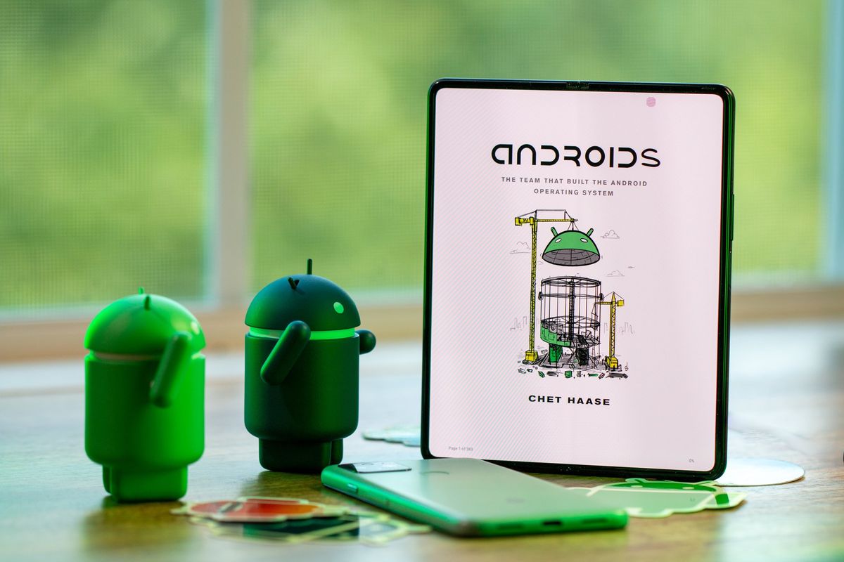 Androids Book Review Hero