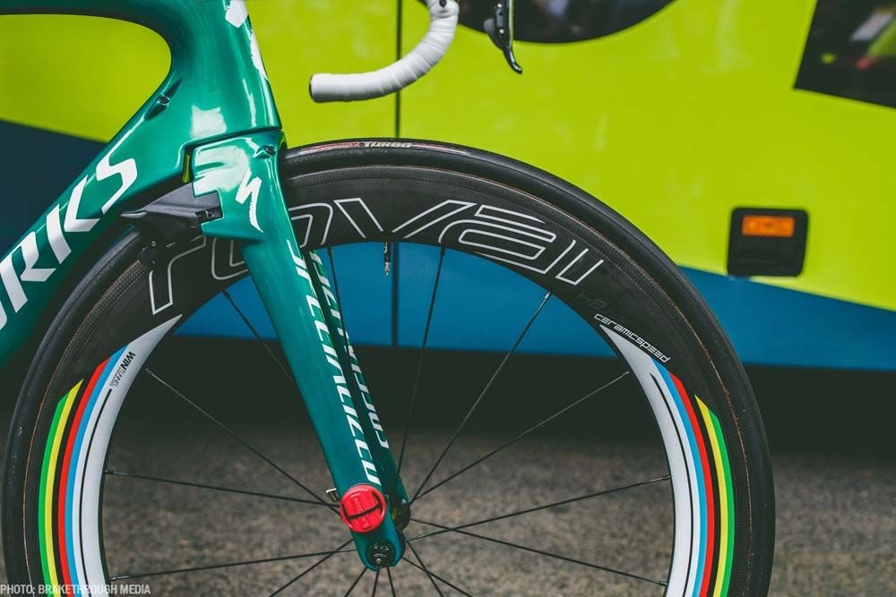 Rainbow stripes on the Roval rims