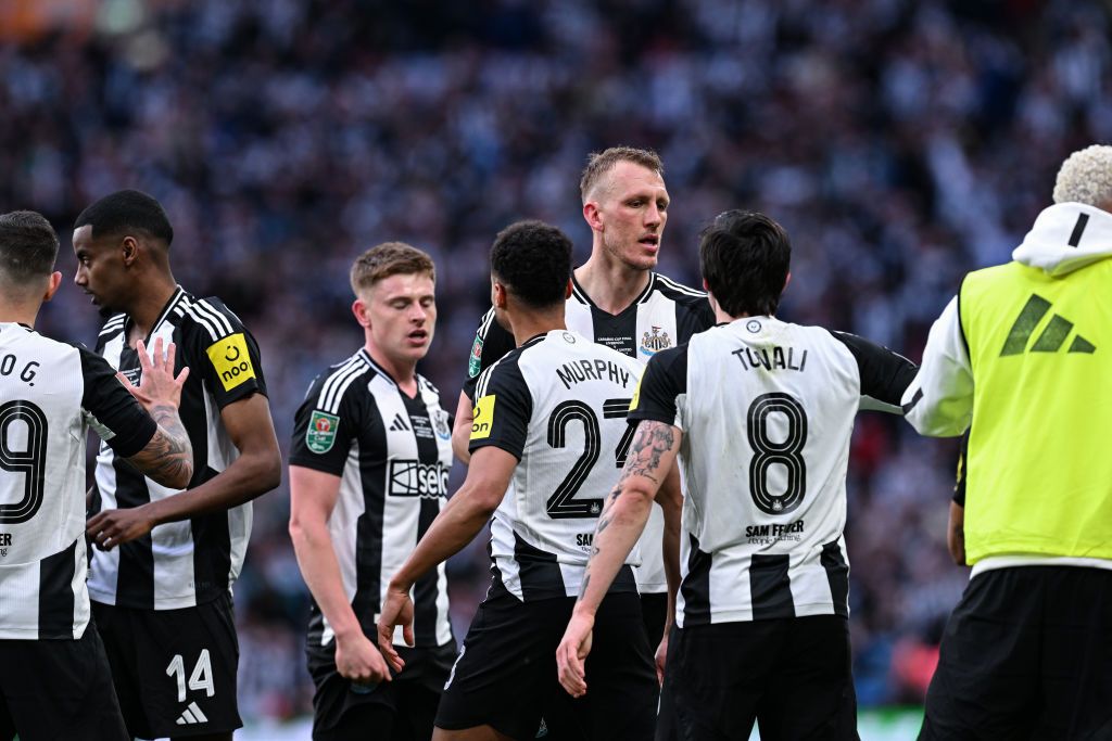 LONDON, ENGLAND - MARCH 16: Dan Burn of Newcastle United (33) celebrates with teammates after scoring Newcastle&#039;s opening goal during the Carabao Cup Final between Liverpool and Newcastle United at Wembley Stadium on March 16, 2025 in London, England. (Photo by Serena Taylor/Newcastle United via Getty Images)