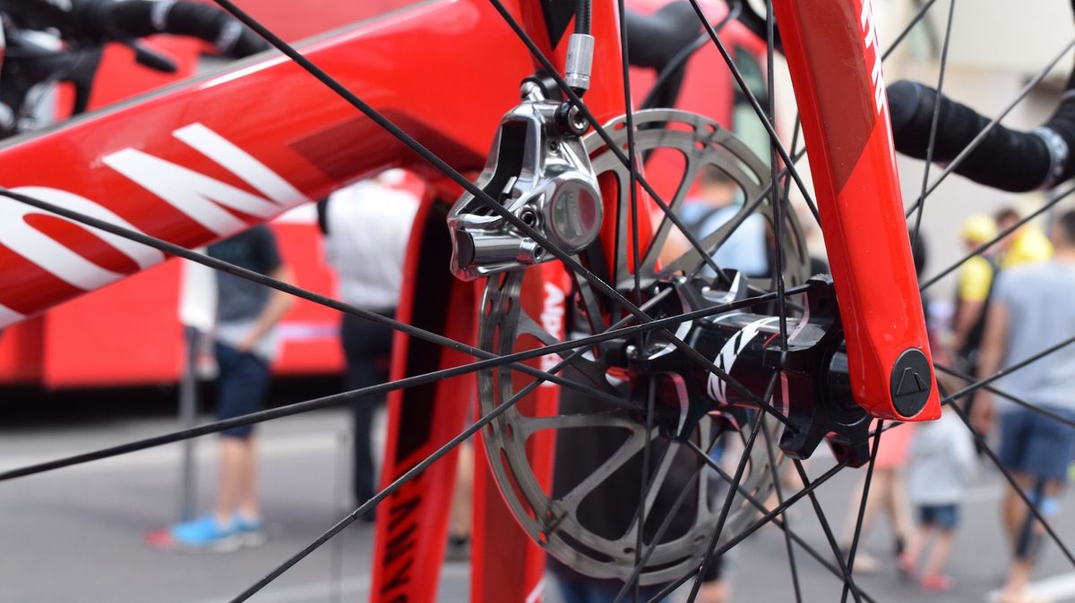 The bikes were running 160mm rotors on the front and 140mm on the rear, the generally agreed standard among the peloton