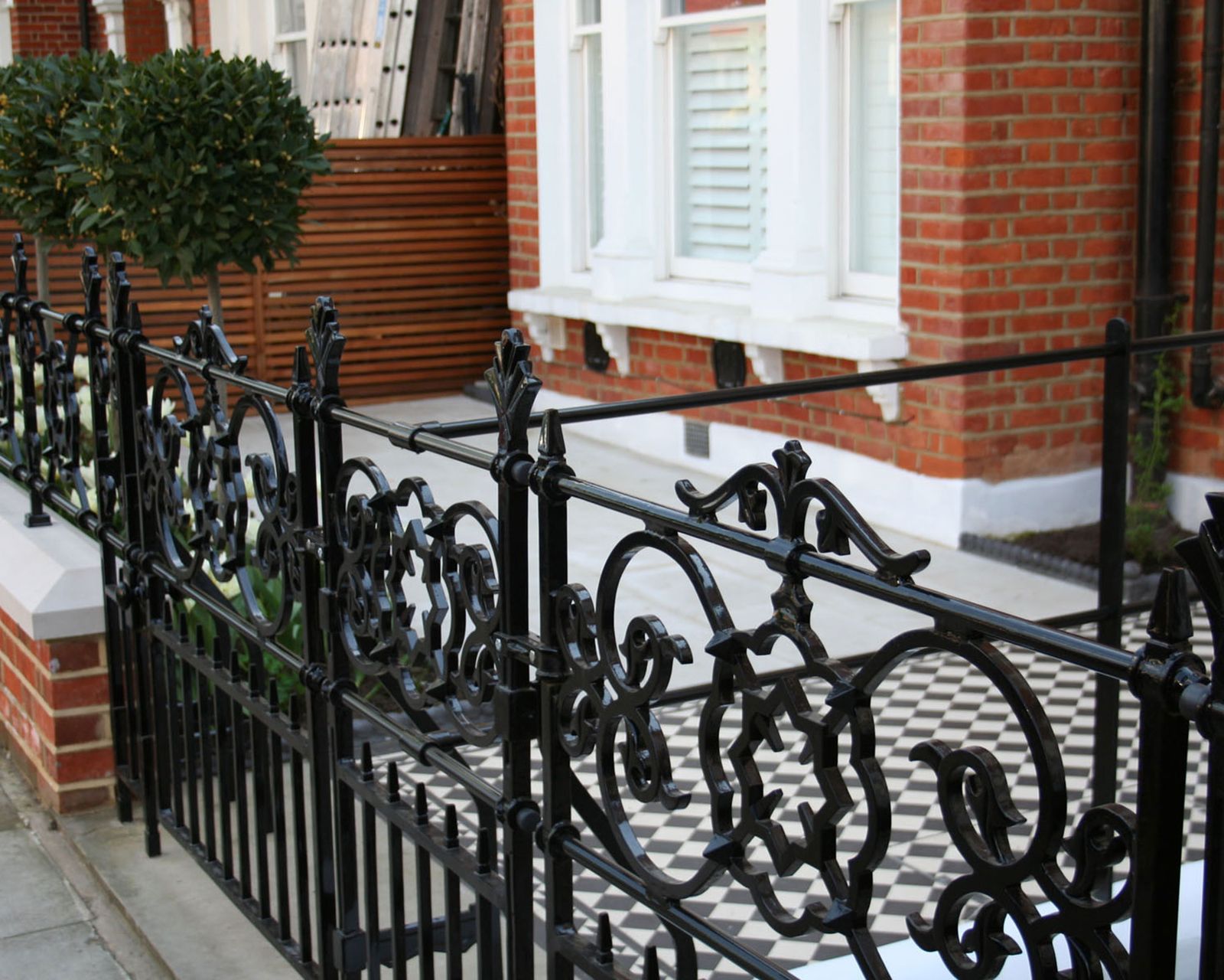 Wall railing ideas 12 stylish ways to top your garden walls Gardeningetc