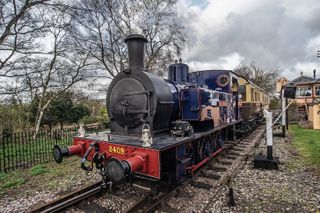 A wide-angle shot as the train arrives at the Didcot Railway Centre – concentrate on the front end of the engine to ensure it’s in focus