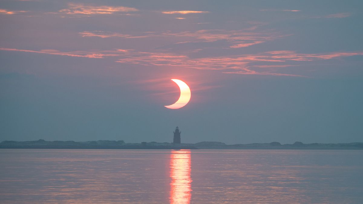 Mañana ocurrirá un eclipse solar: cómo ver la transmisión en vivo