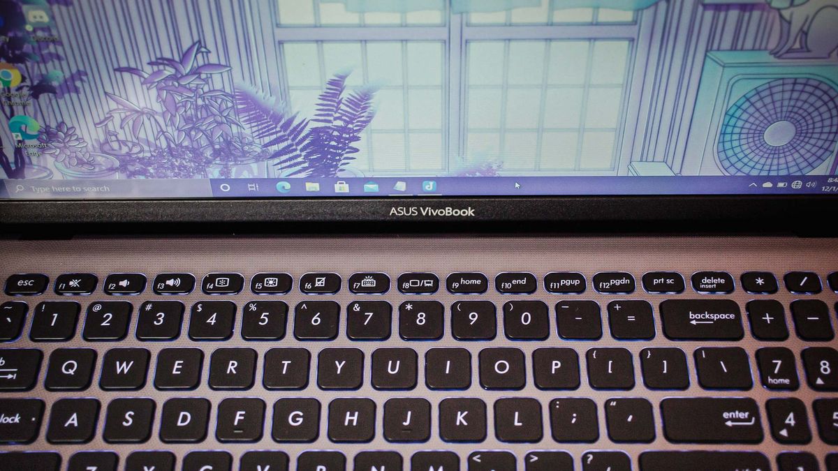 Asus VivoBook 15 review — a budget laptop with low-budget battery life ...