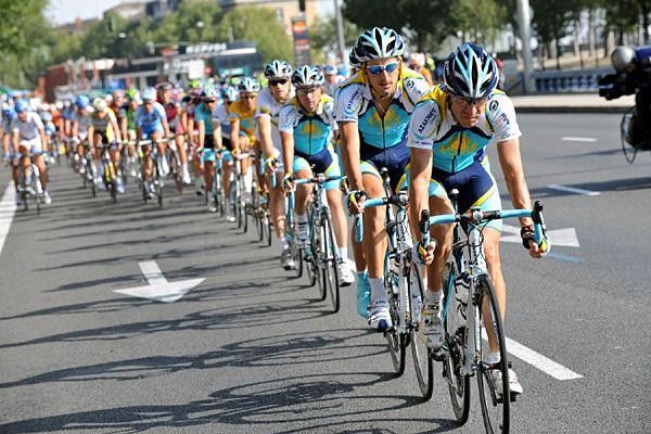 Team Astana leads the race into Madrid.