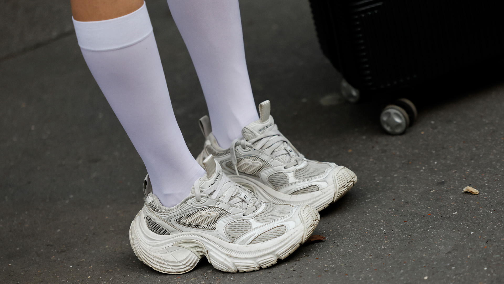 platform sneakers street style