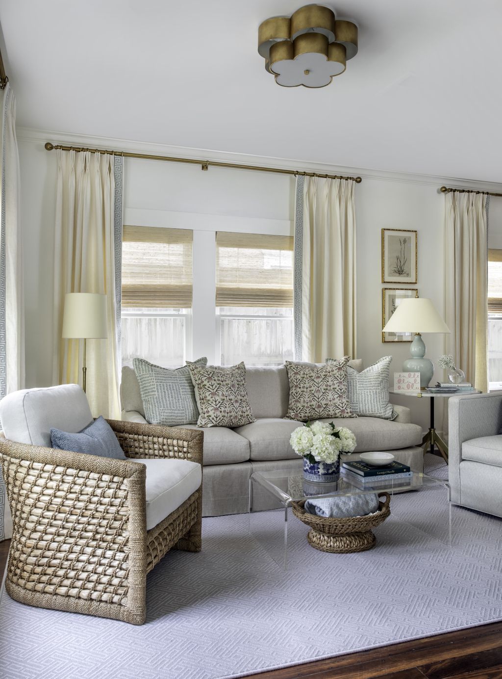 How to choose curtains for a living room the strategies designers use
