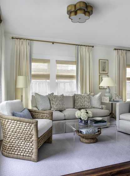 How to choose curtains for a living room: the strategies designers use ...