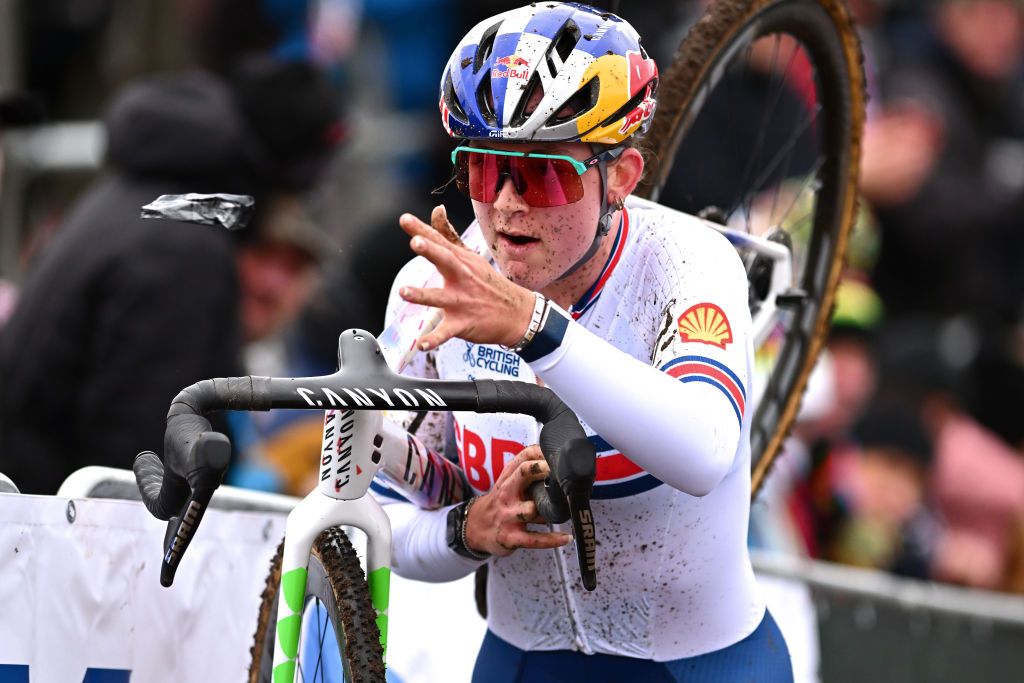 Zoe Backstedt (Great Britain) throws away a gel wrapper