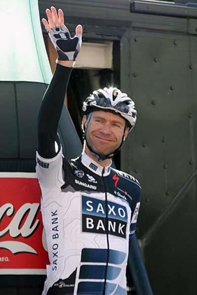 Jens Voigt (Team Saxo Bank) waves to the crowd.