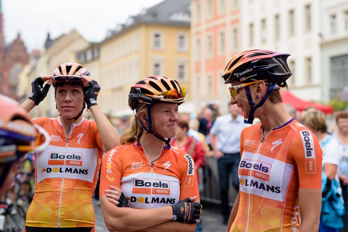 Demi de Jong and Kasia Pawlowska share a joke at sign in at Th&uuml;ringen Rundfarht 2016 - Stage 3